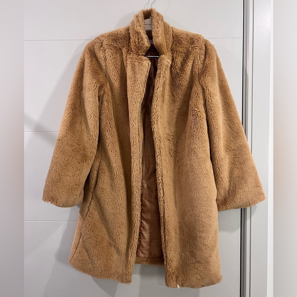 Mob wife aesthetic furry coat. Sooo comfy and soft